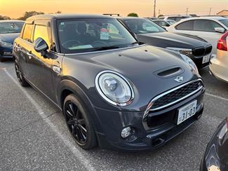 2017 Mini Cooper - Thumbnail