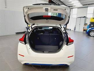 2022 Nissan Leaf - Thumbnail