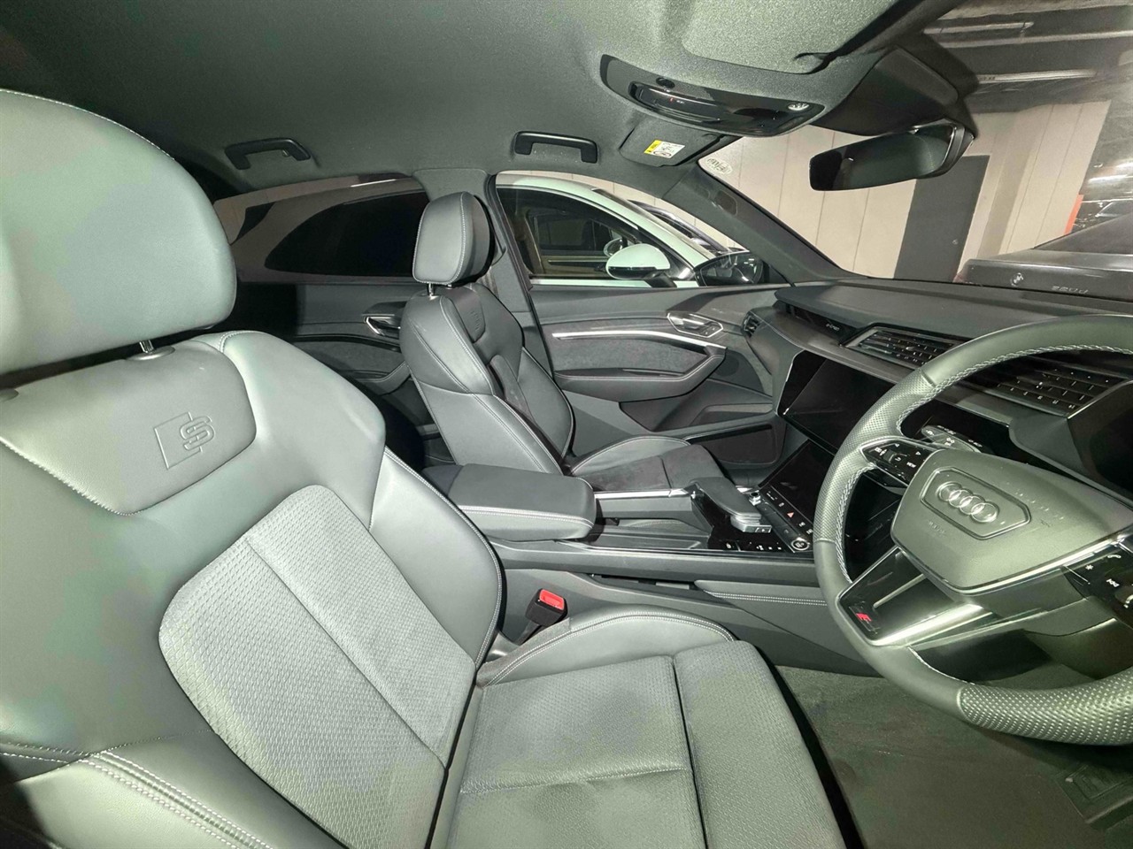 2023 Audi Q8