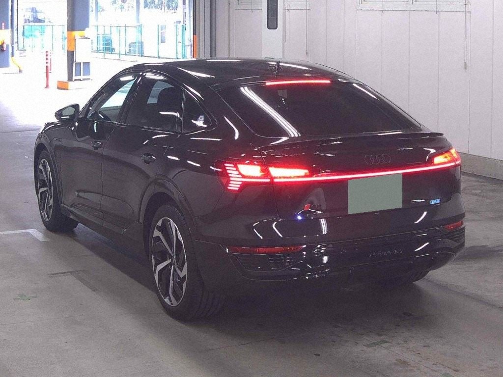 2023 Audi Q8