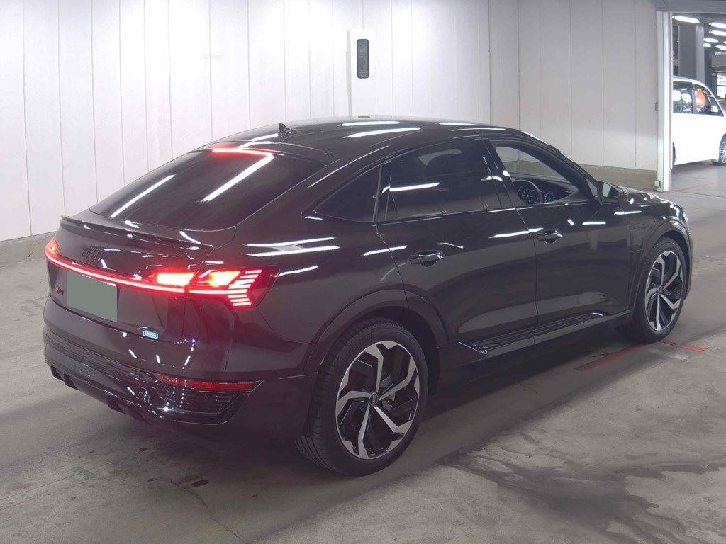 2023 Audi Q8
