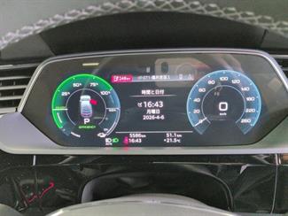 2023 Audi Q8 - Thumbnail