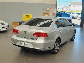 2015 Volkswagen Passat - Thumbnail