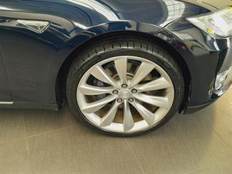 2015 Tesla Model S - Thumbnail