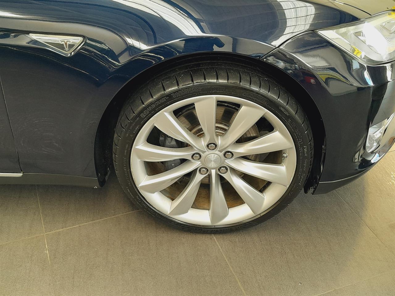 2015 Tesla Model S