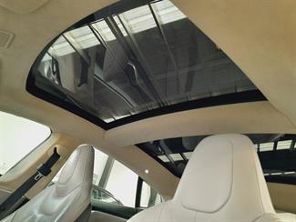 2015 Tesla Model S - Thumbnail
