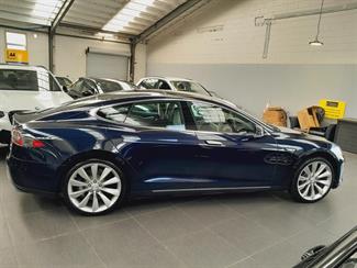 2015 Tesla Model S - Thumbnail