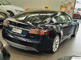 2015 Tesla Model S - Thumbnail
