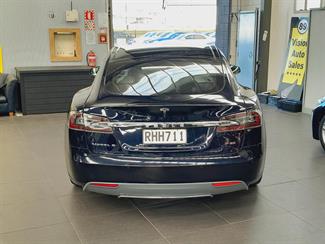2015 Tesla Model S - Thumbnail