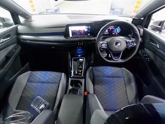 2023 Volkswagen Golf R - Thumbnail