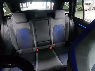 2023 Volkswagen Golf R - Thumbnail