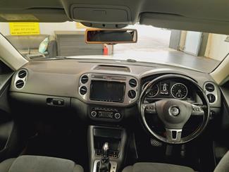 2015 Volkswagen Tiguan - Thumbnail
