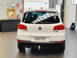 2015 Volkswagen Tiguan - Thumbnail