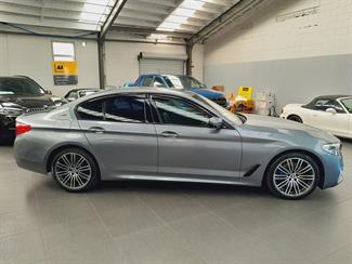 2017 BMW 530e - Thumbnail