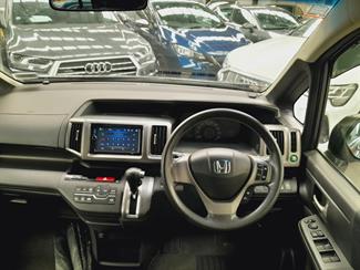 2012 Honda Step Wagon - Thumbnail