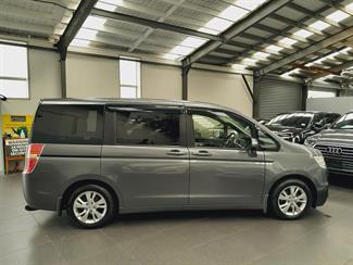 2012 Honda Step Wagon - Thumbnail