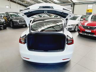 2022 Tesla Model 3 - Thumbnail