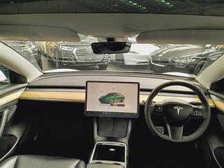 2022 Tesla Model 3 - Thumbnail