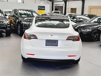 2022 Tesla Model 3 - Thumbnail