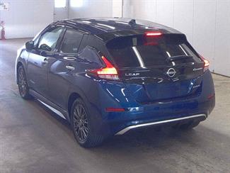 2022 Nissan Leaf - Thumbnail