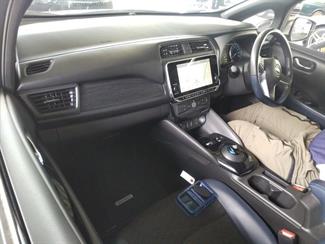 2022 Nissan Leaf - Thumbnail