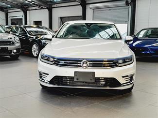 2016 Volkswagen Passat - Thumbnail