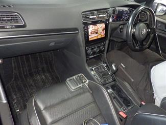 2018 Volkswagen Golf R - Thumbnail