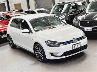 2016 Volkswagen Golf - Thumbnail