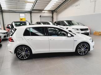 2016 Volkswagen Golf - Thumbnail