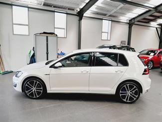 2016 Volkswagen Golf - Thumbnail