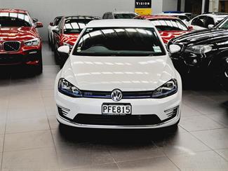 2016 Volkswagen Golf - Thumbnail