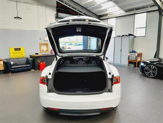 2016 Tesla Model S - Thumbnail