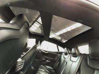 2016 Tesla Model S - Thumbnail
