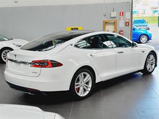 2016 Tesla Model S - Thumbnail