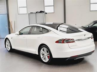 2016 Tesla Model S - Thumbnail