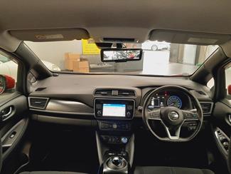 2018 Nissan Leaf - Thumbnail