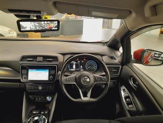 2018 Nissan Leaf - Thumbnail