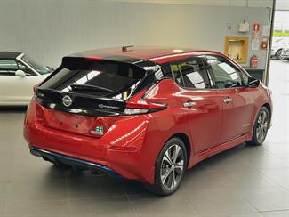 2018 Nissan Leaf - Thumbnail