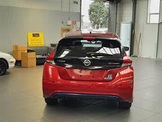 2018 Nissan Leaf - Thumbnail