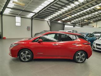 2018 Nissan Leaf - Thumbnail