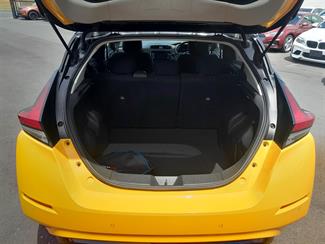 2018 Nissan Leaf - Thumbnail