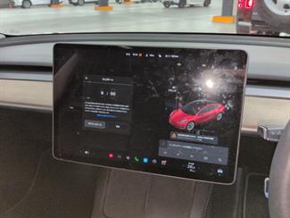 2021 Tesla Model 3 - Thumbnail