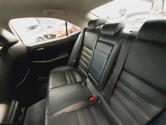 2016 Lexus IS 200t - Thumbnail