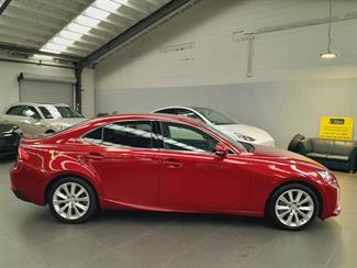2016 Lexus IS 200t - Thumbnail