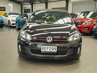 2011 Volkswagen Golf - Thumbnail