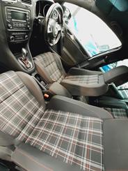 2011 Volkswagen Golf - Thumbnail