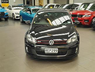 2011 Volkswagen Golf - Thumbnail