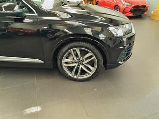 2017 Audi Q7 - Thumbnail