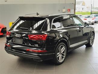 2017 Audi Q7 - Thumbnail