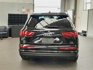 2017 Audi Q7 - Thumbnail